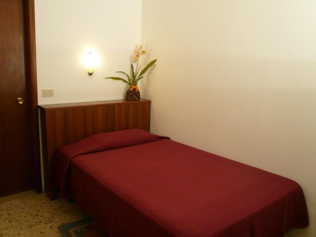 Albergo Ariston Tabiano Terme Pokoj fotografie